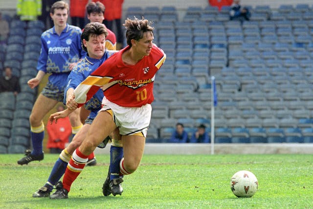 Gary Lineker playing football