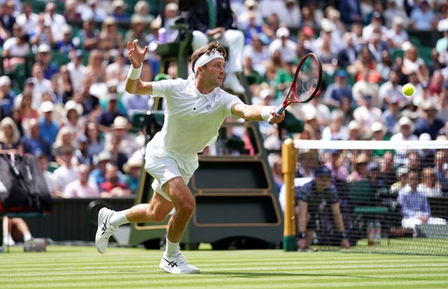 Liam Broady put on a show for Centre Court 