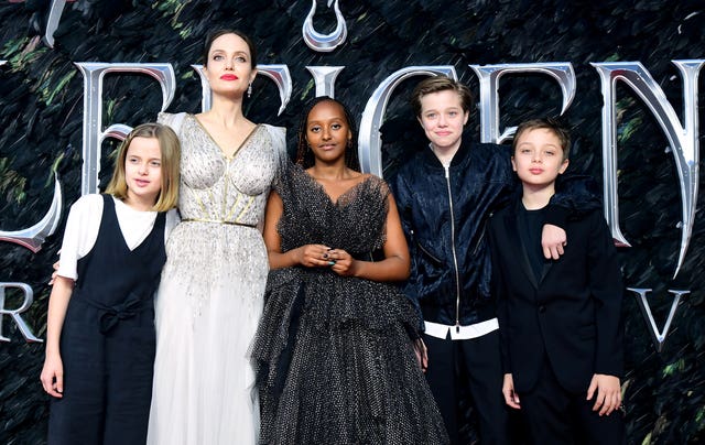 Angelina Jolie with children (left to right) Vivienne Marcheline Jolie-Pitt, Zahara Marley Jolie-Pitt, Shiloh Nouvel Jolie-Pitt and Knox Leon Jolie-Pitt 