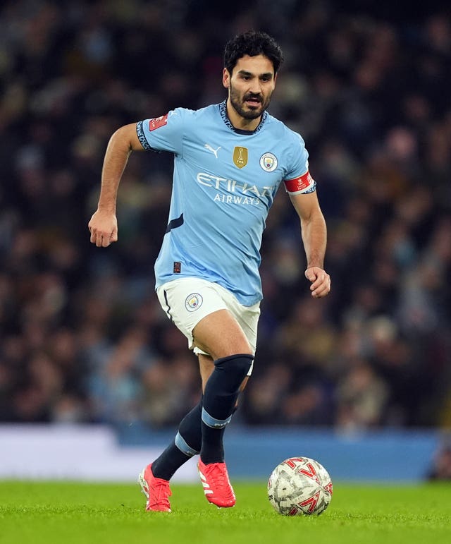 Ilkay Gundogan on the ball while playing for Manchester City
