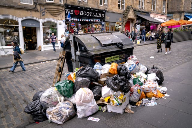 Bins and litter in Cockburn Street in Edinburgh city centre