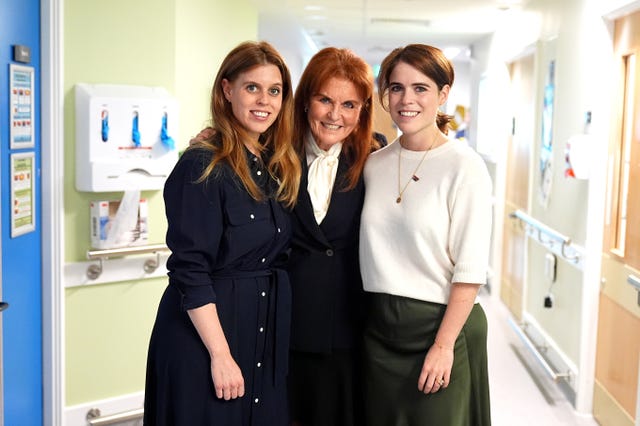 The princesses with their mother Sarah Ferguson 
