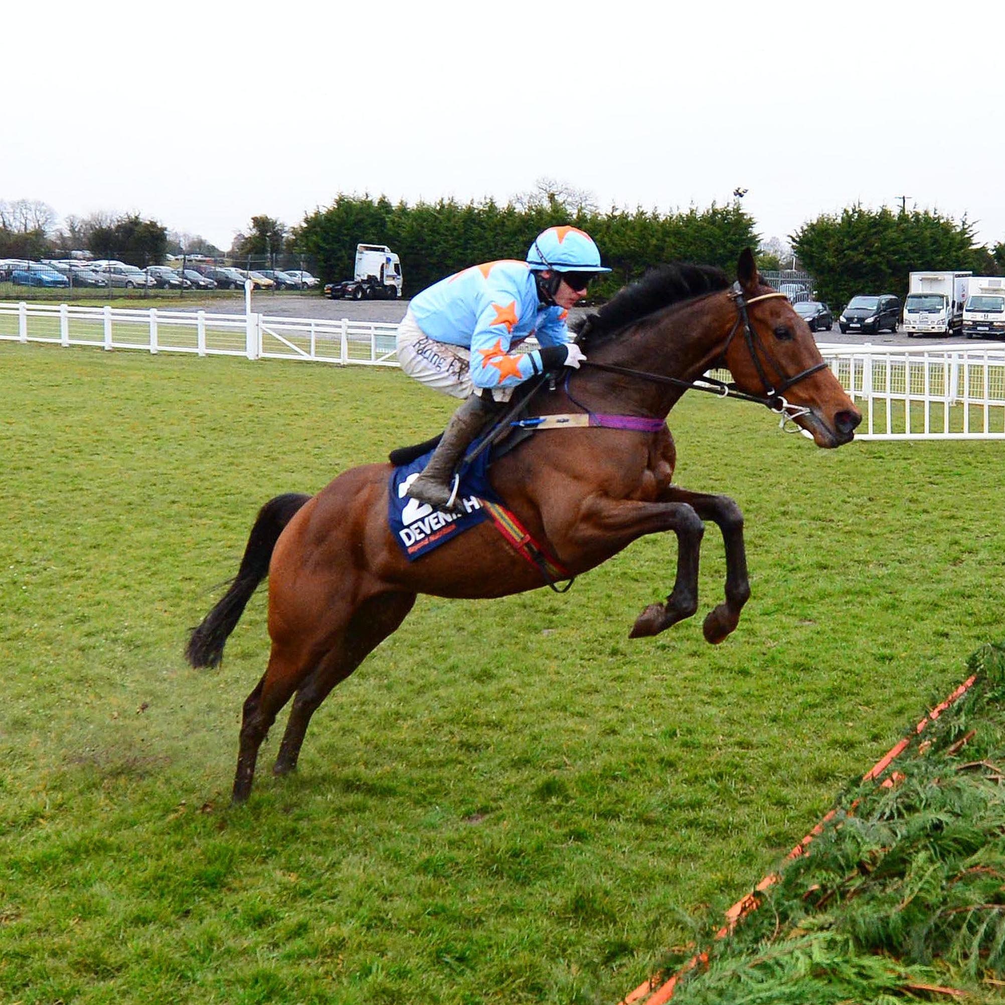 Un De Sceaux could be seen at Newbury this weekend