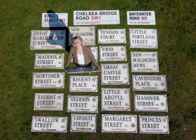 Auctioneer Catherine Southon catalogues 1950s/1960s London street signs