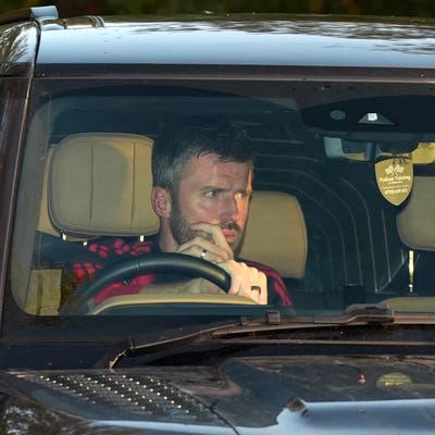 Michael Carrick expected to remain in charge for Man Utd trip to Chelsea