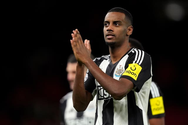 Alexander Isak applauds