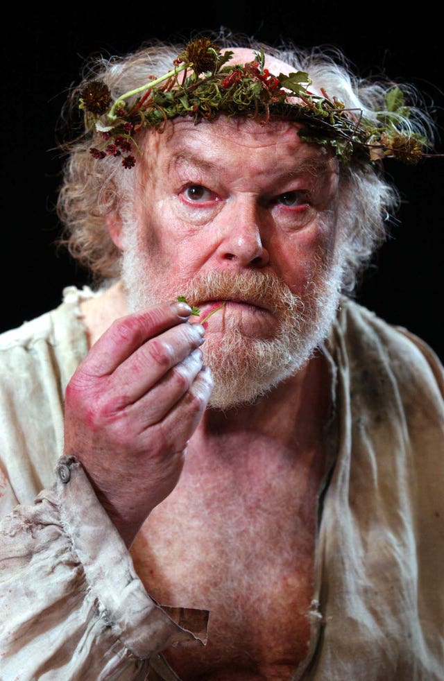 Timothy West as King Lear during a photocall for the new English Touring Theatre production of William Shakespeare’s King Lear at The Old Vic, central London, in 2003