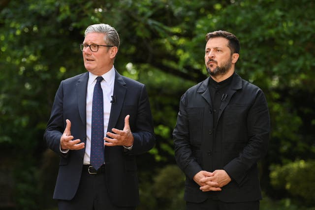  Sir Keir Starmer with Volodymyr Zelensky