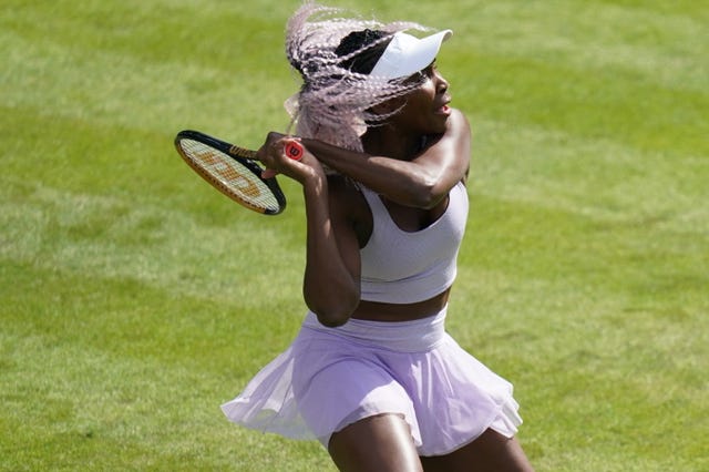 Venus Williams in action against Camila Giorgi 