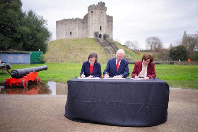 (l to r) Jo Stevens, John Healey and Eluned Morgan during a visit to Cardiff Castle