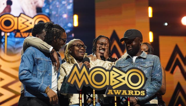 Darkoo winning the best female act at the Mobos