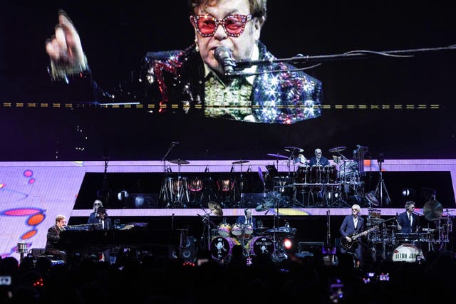 Elton John – Farewell Yellow Brick Road show – London