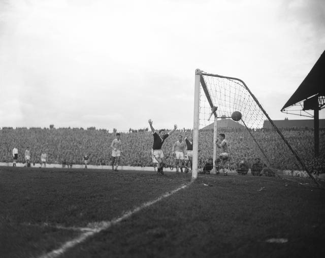 Soccer – The World Cup 1958 – Eliminator Matches – Second Leg – Wales v Israel – Ninian Park – Cardiff – 1958