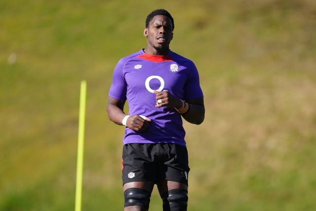 Maro Itoje runs during an England training session