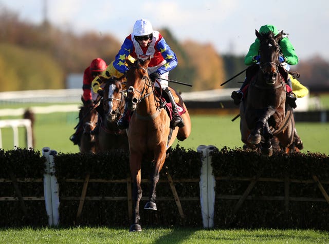 Tahmuras (centre) leads the way at Haydock 