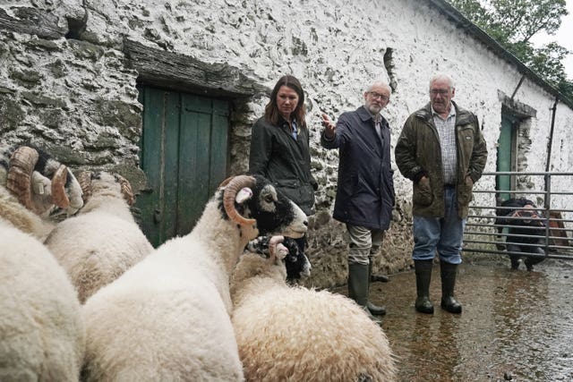 Labour leader Jeremy Corbyn and shadow Defra secretary Sue Hayman during a visit to Rakefoot Farm in Castlerigg 