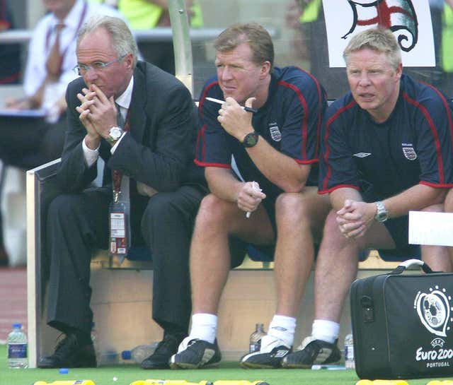 Sven-Goran Eriksson (left) had future England boss Steve McClaren (centre) in the dugout (PA)