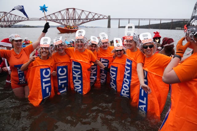 Thousands brave freezing Forth for annual Loony Dook | Shropshire Star