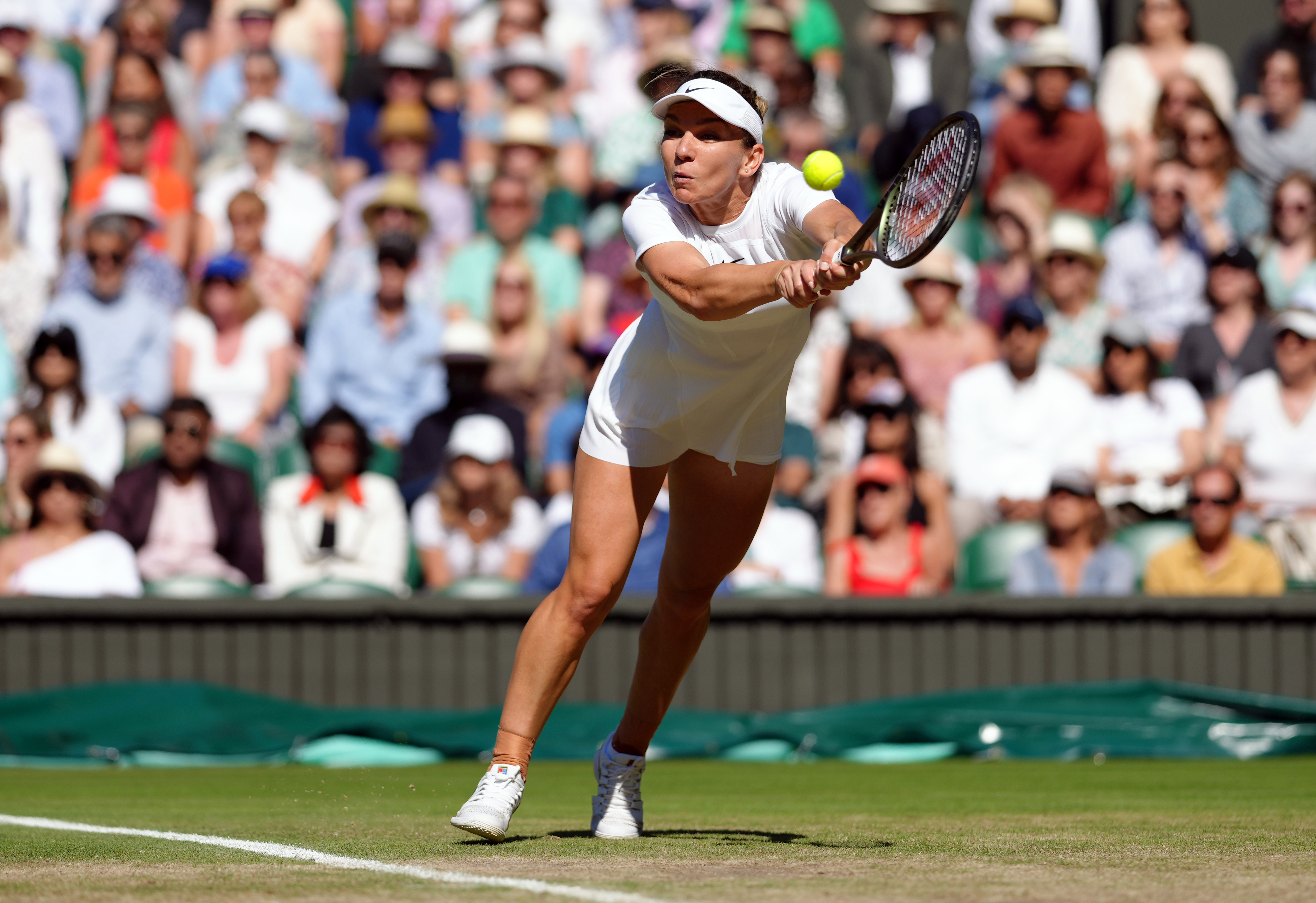 Russian-born Elena Rybakina Powers Past Simona Halep To Reach Wimbledon ...