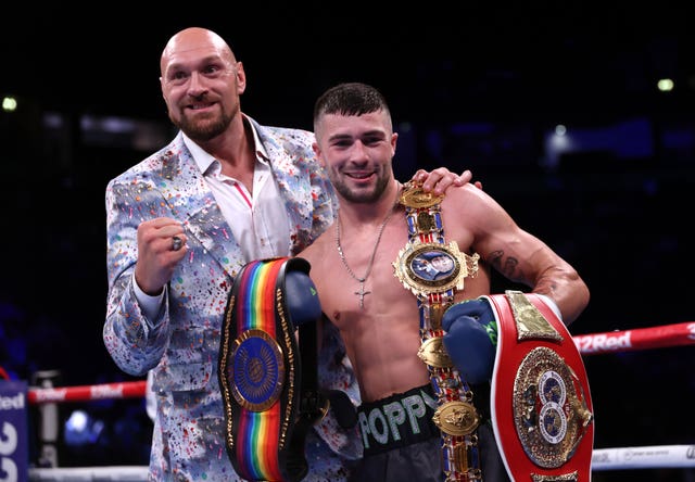 Mark Heffron (right) celebrates victory with Tyson Fury