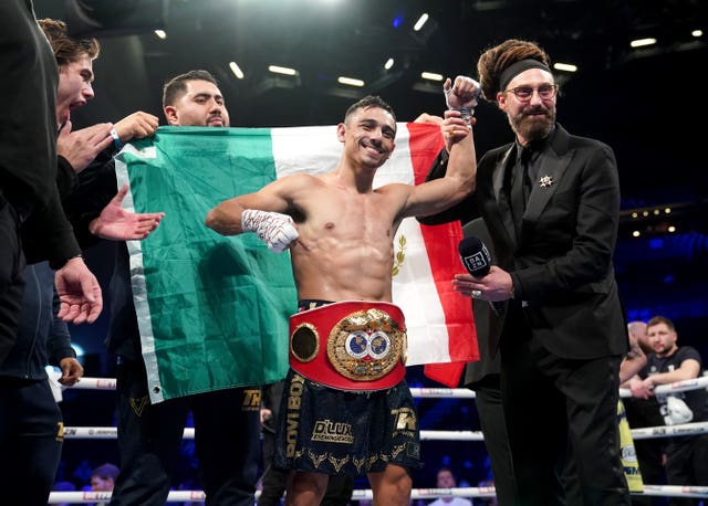 Luis Alberto Lopez celebrates victory